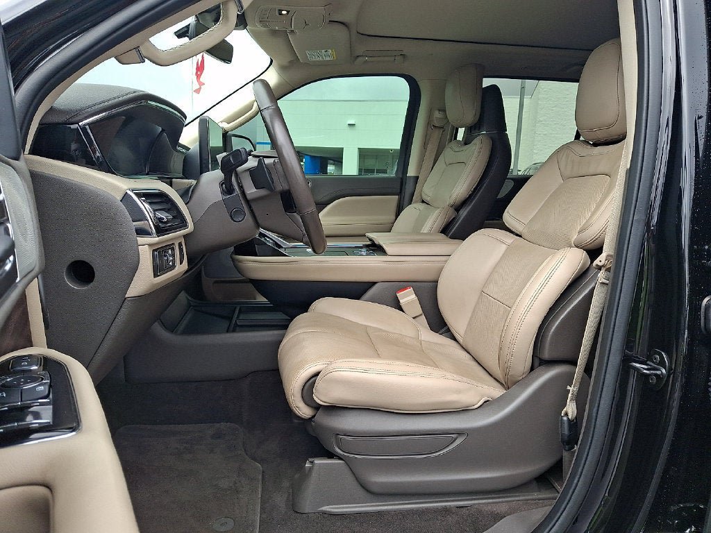 Used 2022 Lincoln Navigator L Reserve AWD/4WD image 13