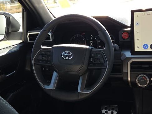 Used 2025 Toyota Tacoma TRD Sport image 16