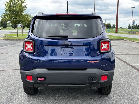 Used 2017 Jeep Renegade Trailhawk w/ Popular Equipment Group AWD/4WD image 8