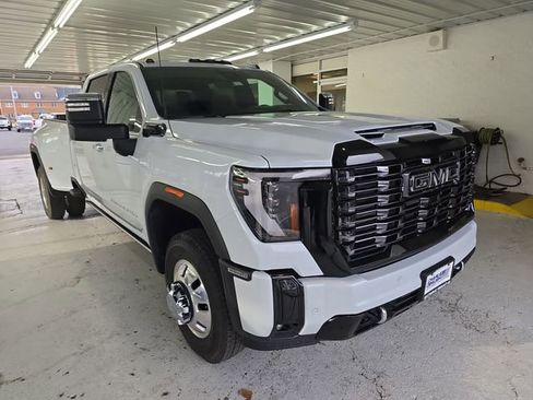 New 2026 GMC Sierra 3500 Denali Ultimate image 7