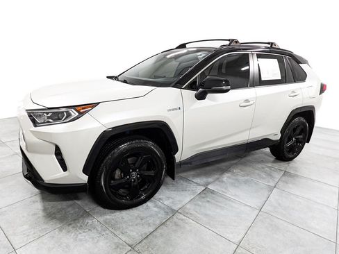 Used 2019 Toyota RAV4 XSE w/ XSE Weather Package AWD/4WD image 4