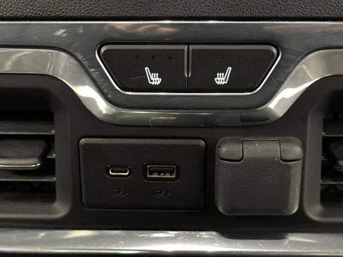 Used 2022 Chevrolet Silverado 2500 LTZ w/ LTZ Plus Package image 33