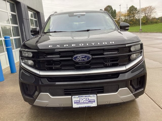 Used 2025 Ford Expedition Max Platinum AWD/4WD image 3