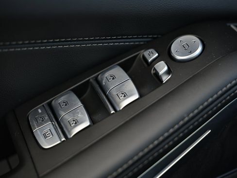 New 2026 BMW X7 xDrive40i w/ Premium Package image 17