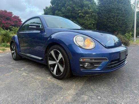 Used 2014 Volkswagen Beetle R-Line FWD image 2