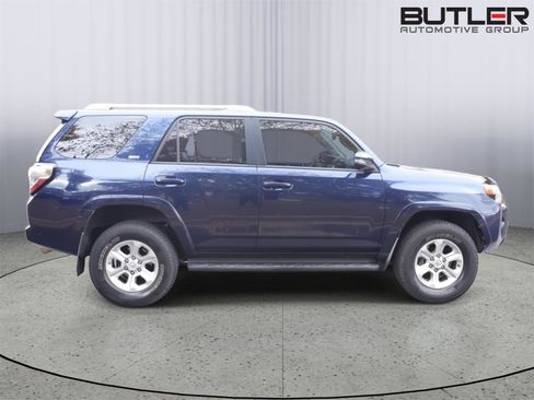 Used 2015 Toyota 4Runner SR5 Premium image 8