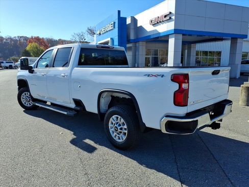 Used 2024 Chevrolet Silverado 2500 LT image 6
