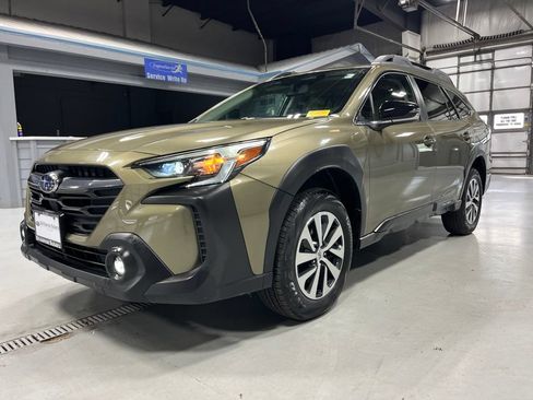 Used 2024 Subaru Outback Premium w/ Popular Package #1A AWD/4WD image 4