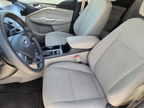 Used 2017 Ford Escape SE image 13