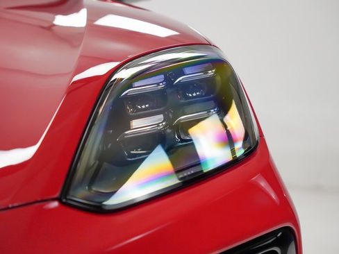 Certified 2025 Porsche Cayenne Coupe image 7