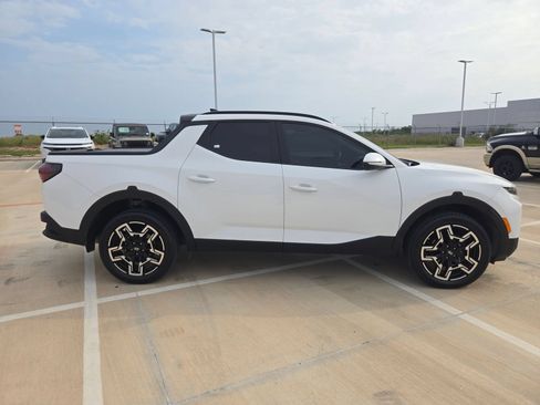 Used 2025 Hyundai Santa Cruz Limited AWD/4WD image 2