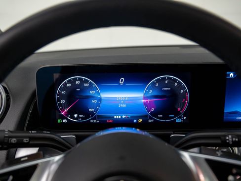 New 2025 Mercedes-Benz GLB 250 4MATIC image 14