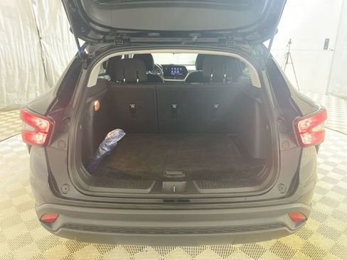 Used 2024 Chevrolet Trax LS w/ LS Convenience Package FWD image 30
