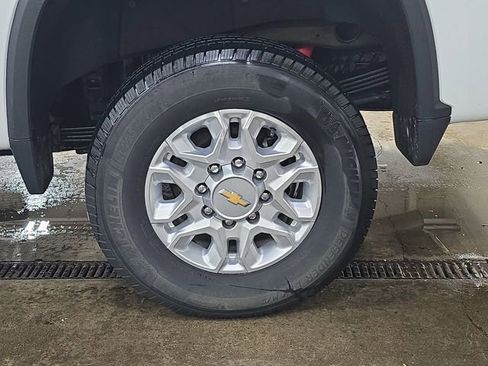 Used 2022 Chevrolet Silverado 2500 LT w/ Convenience Package image 34