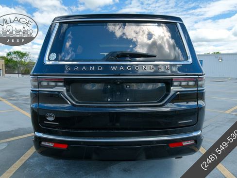 Used 2022 Jeep Grand Wagoneer Series III w/ Rear Seat Video Group 1 AWD/4WD image 4