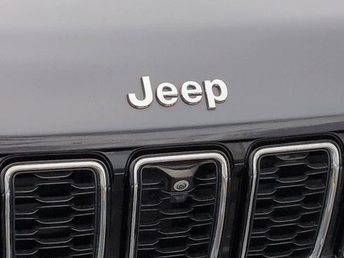 Used 2022 Jeep Grand Cherokee L Limited w/ Luxury Tech Group II image 12