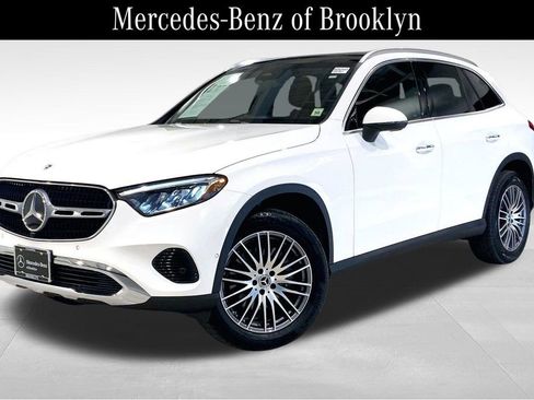 Used 2026 Mercedes-Benz GLC 300 4MATIC image 2