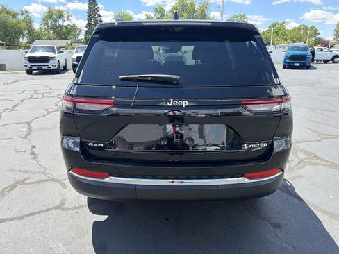 Used 2024 Jeep Grand Cherokee Limited w/ Luxury Tech Group II AWD/4WD image 8