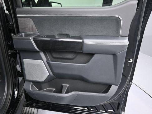 Used 2024 Ford F150 Lightning Platinum AWD/4WD image 21