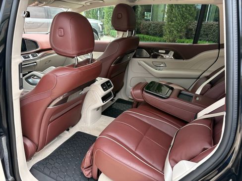 Used 2022 Mercedes-Benz Maybach GLS 600 4MATIC image 8