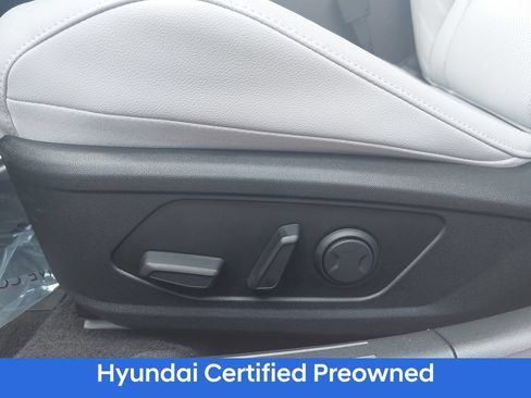 Certified 2025 Hyundai Elantra Limited FWD image 30