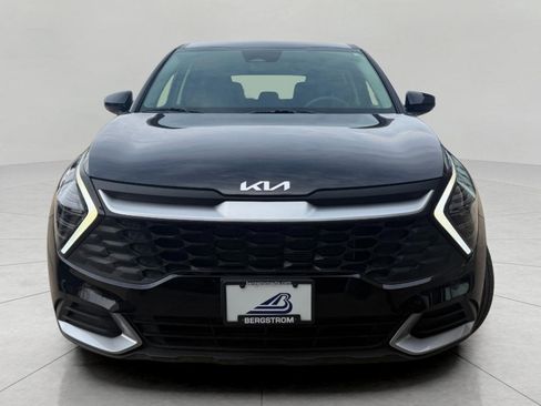 Certified 2025 Kia Sportage LX image 3