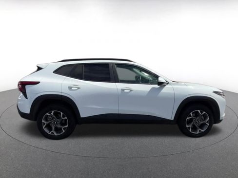 Used 2025 Chevrolet Trax LT image 16