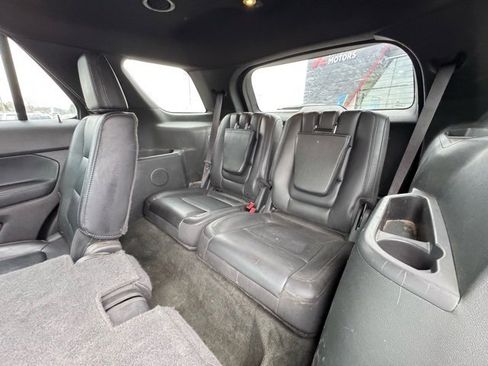 Used 2013 Ford Explorer XLT image 11