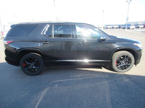 Used 2020 Chevrolet Traverse Premier w/ Redline Edition image 4