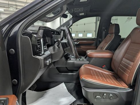 Used 2024 GMC Sierra 3500 Denali Ultimate AWD/4WD image 17