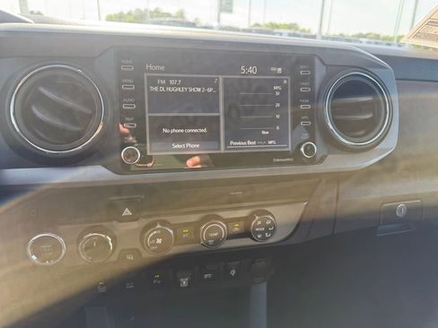Used 2020 Toyota Tacoma TRD Sport w/ Technology Package AWD/4WD image 36