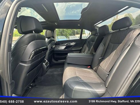 Used 2018 BMW 750i xDrive AWD/4WD image 24
