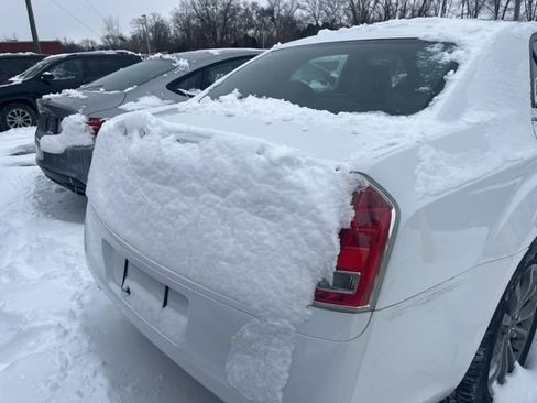 Used 2014 Chrysler 300 S image 6
