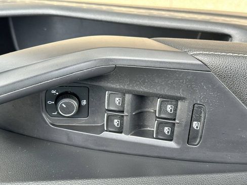 Used 2023 Volkswagen Jetta SE FWD image 27