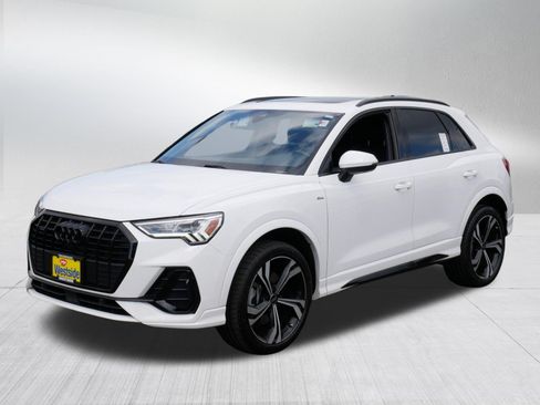 Used 2023 Audi Q3 2.0T Premium Plus w/ Premium Plus Package AWD/4WD image 3