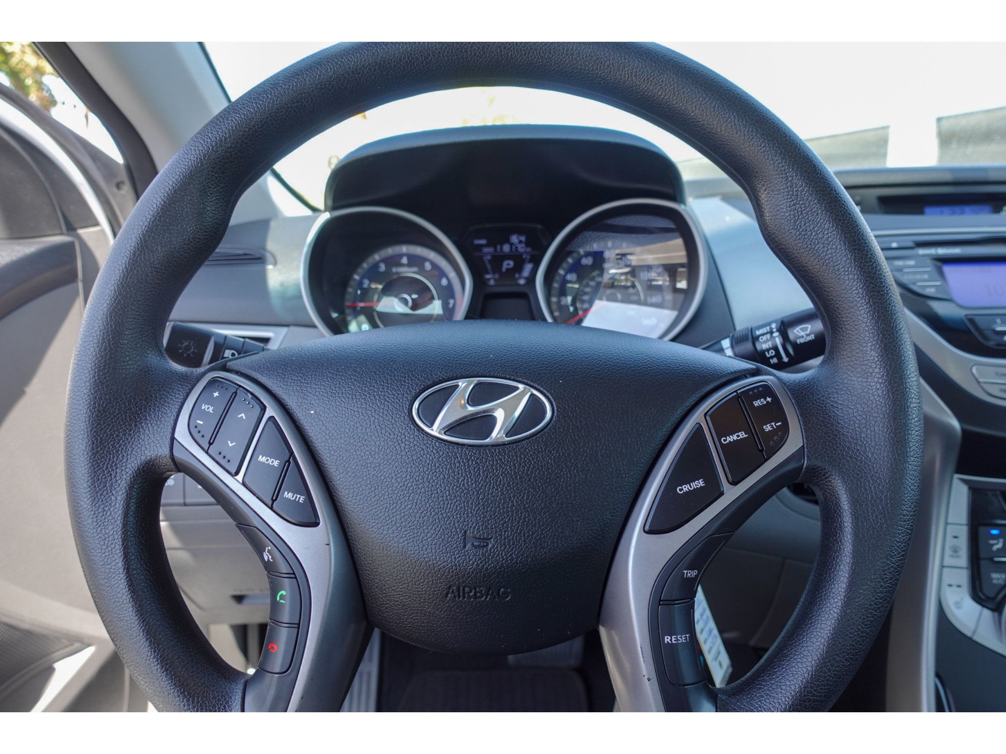 Used 2013 Hyundai Elantra FWD image 14