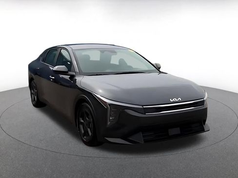 Used 2025 Kia K4 LXS image 3
