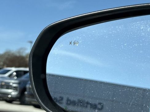 New 2026 Chevrolet Trax ACTIV w/ Sunroof Package image 17