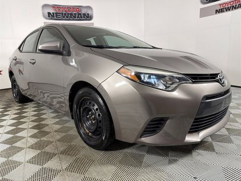 Used 2016 Toyota Corolla LE image 1