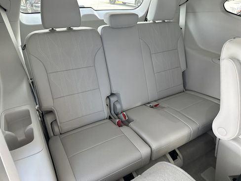New 2026 Buick Enclave Avenir w/ Super Cruise Package FWD image 40