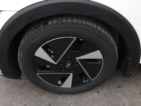 New 2026 Hyundai Ioniq 5 SEL image 12