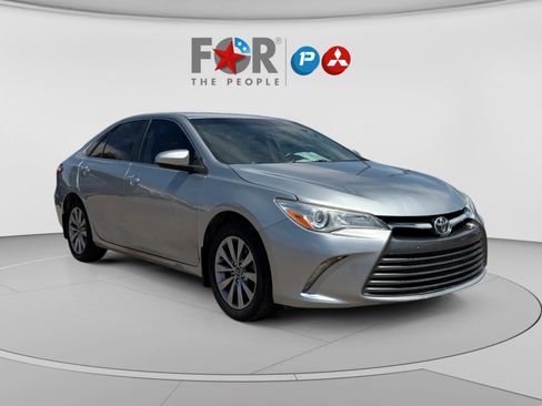 Used 2017 Toyota Camry XLE FWD image 7