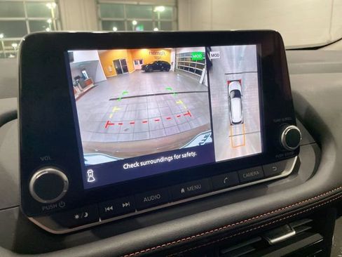 Used 2025 Nissan Rogue SV image 19