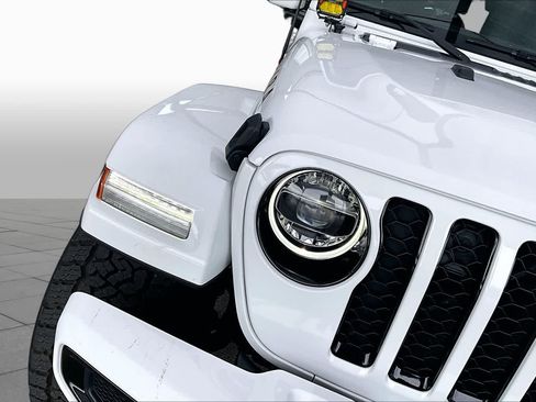 Used 2021 Jeep Wrangler Unlimited Sahara AWD/4WD image 27
