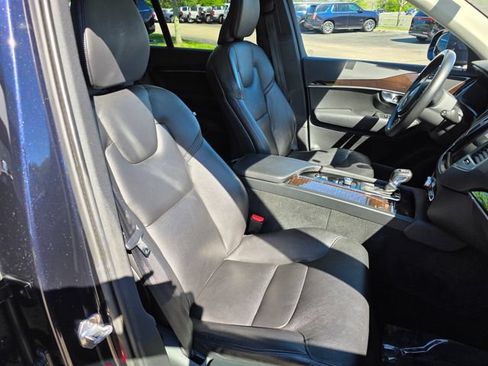 Used 2019 Volvo XC90 T6 Momentum w/ Protection Package Premier AWD/4WD image 10