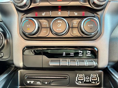 Used 2019 RAM 1500 Big Horn AWD/4WD image 26