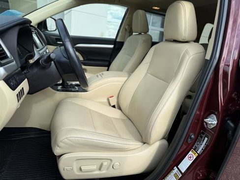 Used 2019 Toyota Highlander Limited Platinum image 12