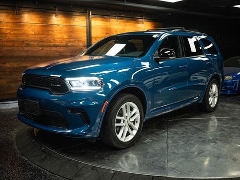Used 2025 Dodge Durango GT image 2