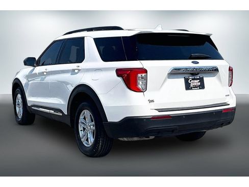 Used 2020 Ford Explorer XLT AWD/4WD image 4
