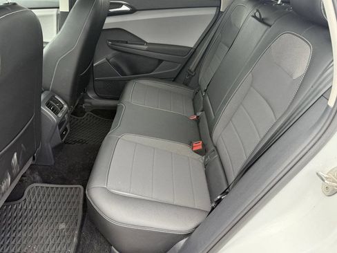 Used 2022 Volkswagen Taos SE FWD image 24